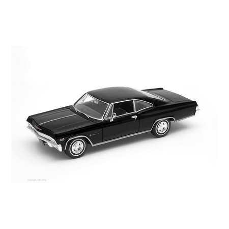 Modelauto Chevrolet Impala SS 1965 zwart schaal 1:24/20 x 8 x 6 cm
